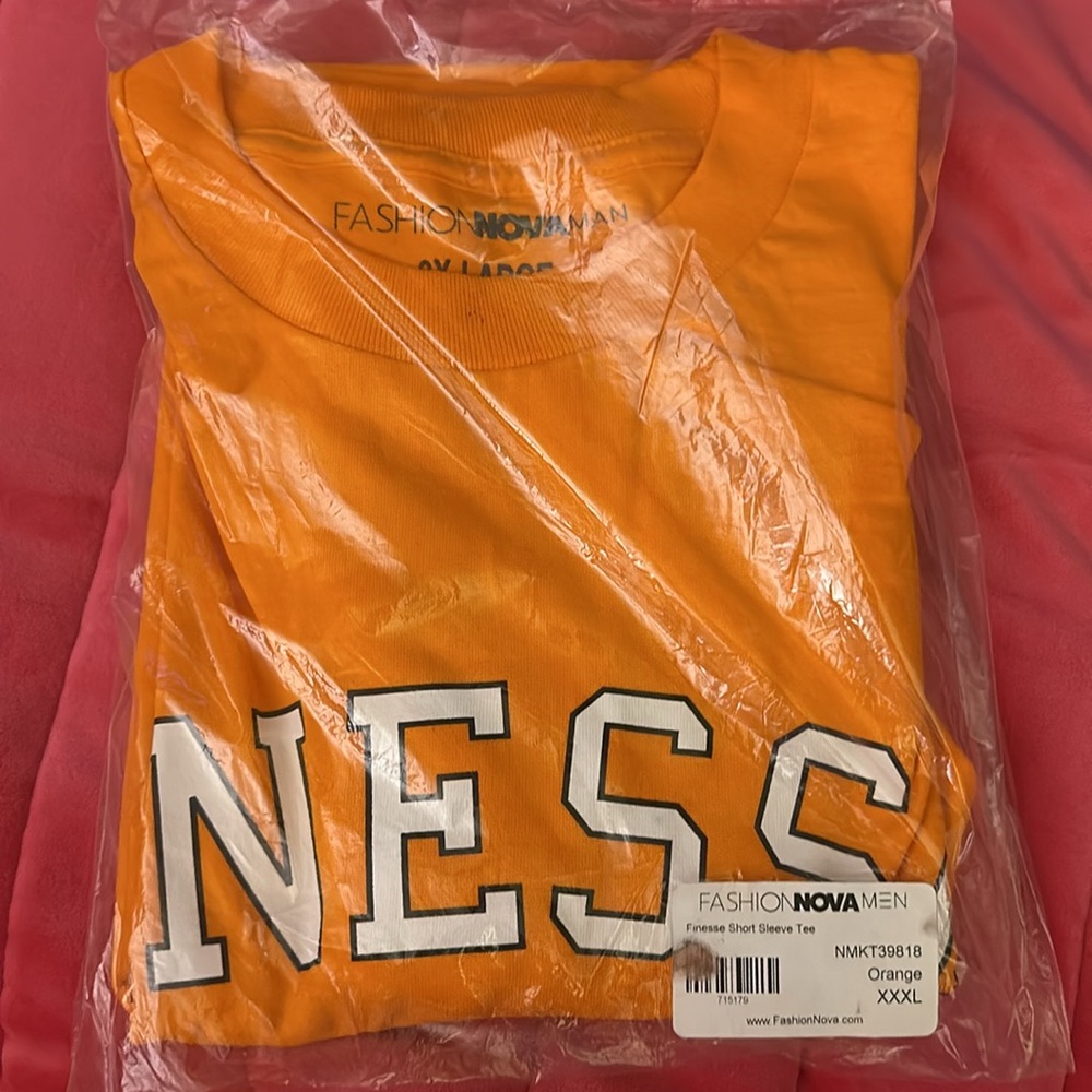 Fashion Nova Finesse Short Sleeve Tee Size XXXL